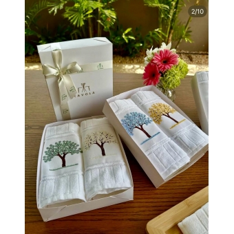 Kit com 2 toalhas de Lavabo Bordadas Ipê